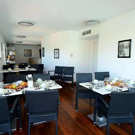 Otel Appart'Hotel Odalys City - Antibes Olympe 3*