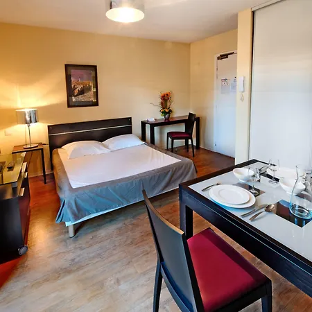 Appart'Hotel Odalys City - Antibes Olympe Otel 3*